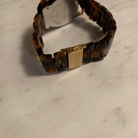 Michael Kors MK5038 Watch - Picture 2 of 2